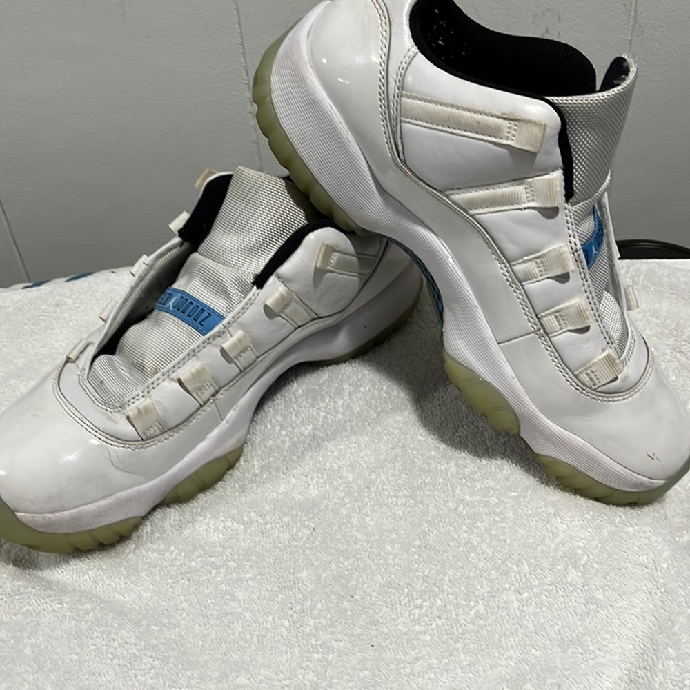 Nike Air Jordan 11 Retro Low Legend Blue White Av2187-117 men's size 9 - Picture 5 of 11